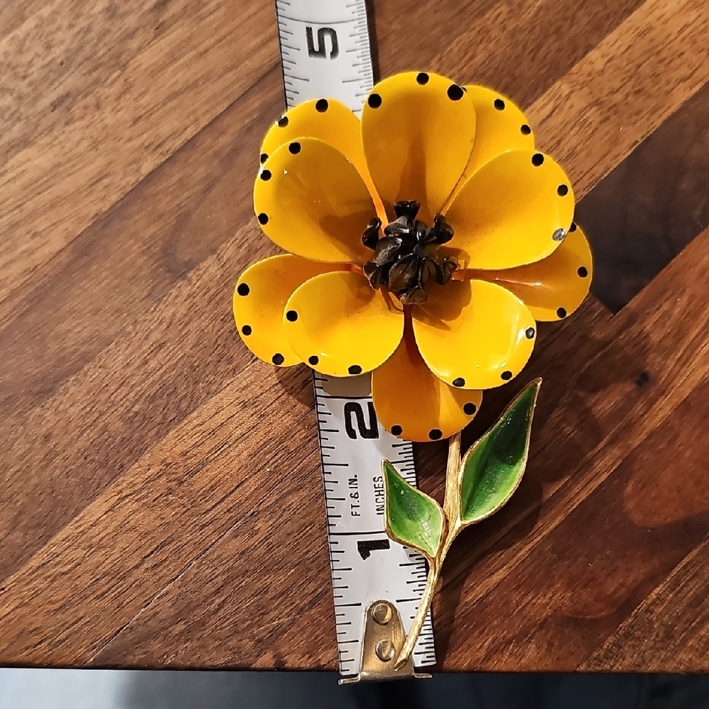 VINTAGE Yellow Flower Brooch Pin 50's Green Leaves Mid Century Modern Jewelry